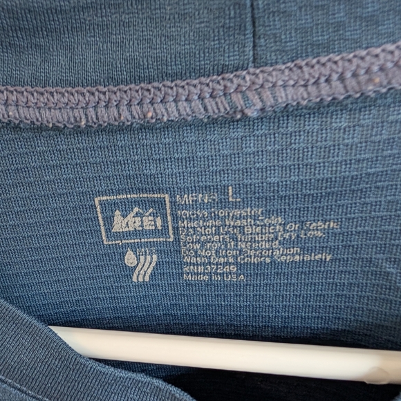 REI Men's Textured Blue Shirt - Picture 1 of 3